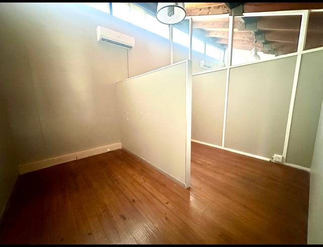 108M² BUSINESS CENTRE TO LET IN RANDHART